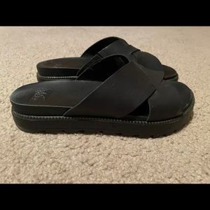 Sorel black size 7